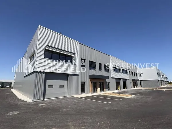 Local d'activité 7308 m²