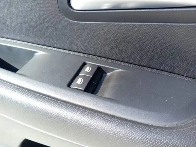 Peugeot 208 puretech 75 s&amp;s bvm5 — photo 20