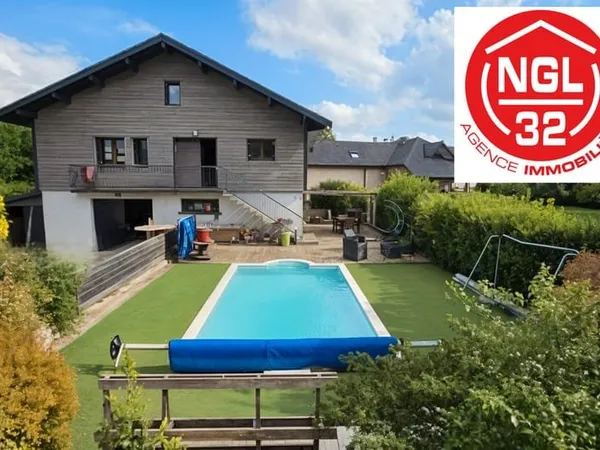 Villa de charme rénovée avec piscine chauffée Axe ANNECY NORD