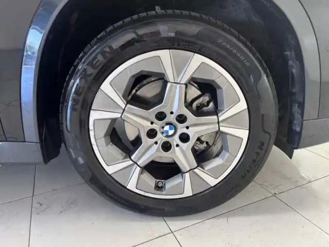 Bmw X1 sdrive 18i 136ch dkg7 — photo 18