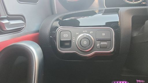 Mercedes Classe A 250 224 7G-DCT - AMG Line – 2019 – 48734 km – Essence – Boîte Automatique — photo 13