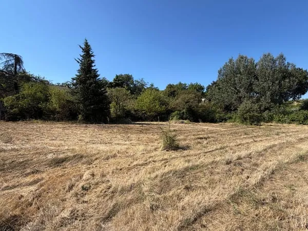 Terrain 871 m²
