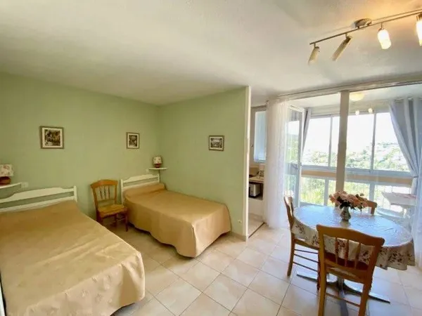 Studio 1 pièce 28 m²