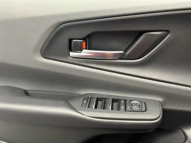 Toyota Prius hybride rechargeable 223ch design + toit pa — photo 14