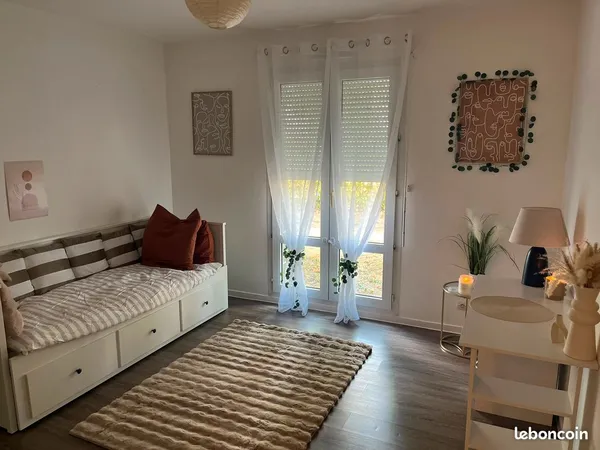 Studio 26 m2 proche fac de lettre campus 510 euros + 35 de charge