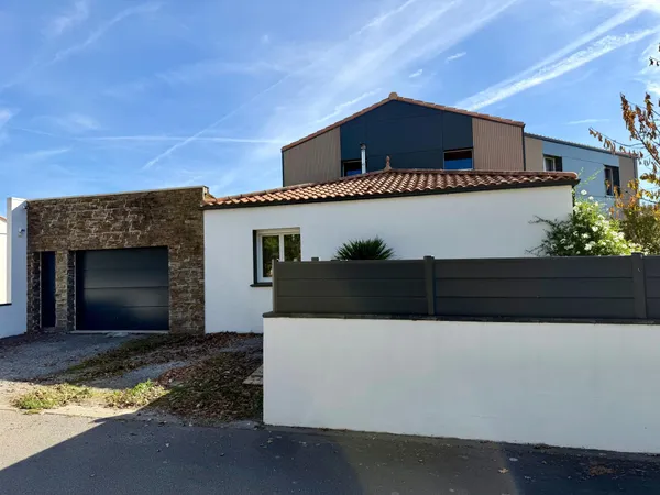 Les Achards, propriété 208m2, 5 chambres, piscine