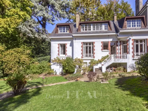 Vends maison - 130.1 m² - 6 pièces, 4 chambres - Nantes 44100