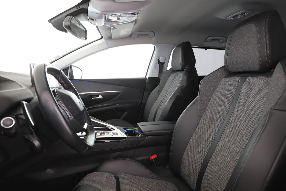 Peugeot 5008 1.2 PureTech Allure EAT8 — photo 9