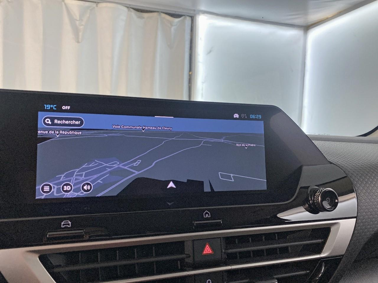Citroën C4 X hybride 145 ch e-dcs6 max — photo 14