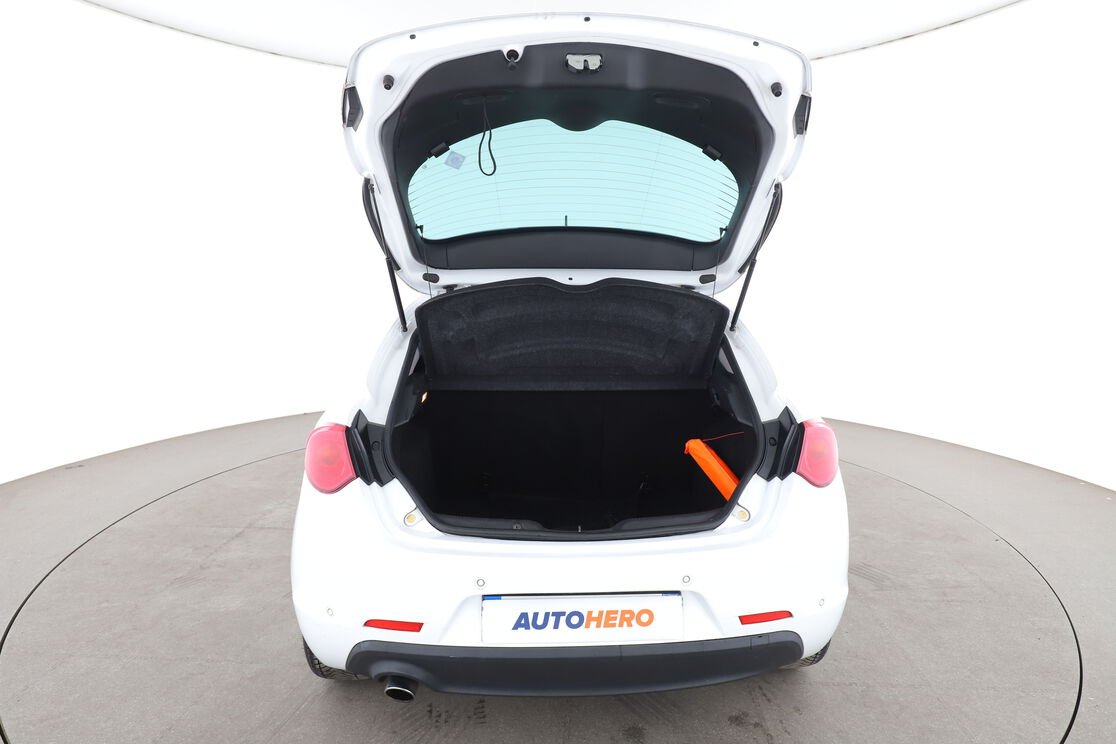 Alfa Romeo Giulietta 1.6 JTDM Super — photo 15