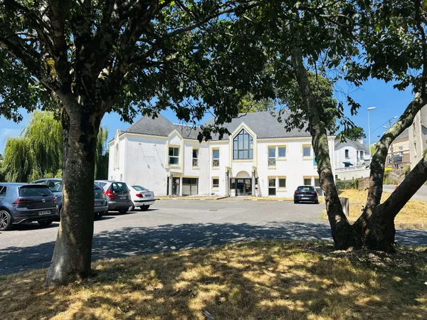 A louer bureau rénové 12,75m² R+1 Quimperlé centre