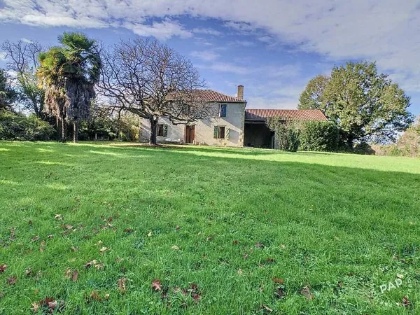 Maison 7 pièces 236 m²