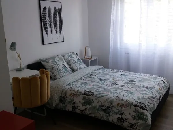 Chambre lumineuse proche universités et grands axes