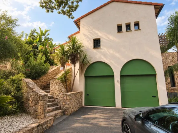 MOUGINS ? VILLA " EL MIRADOR "