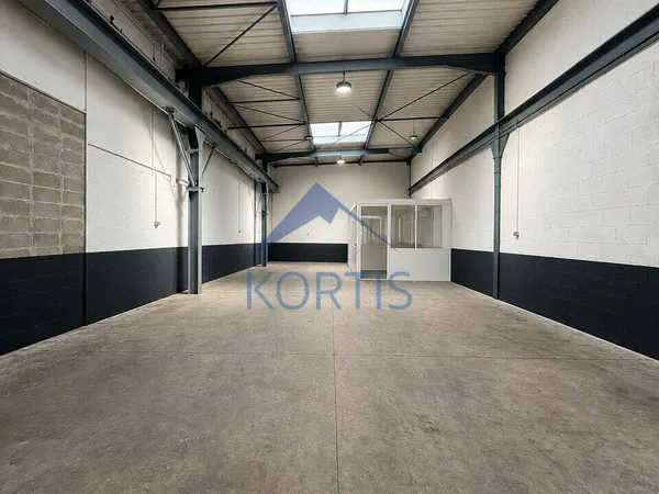 Local d'activité 789 m²