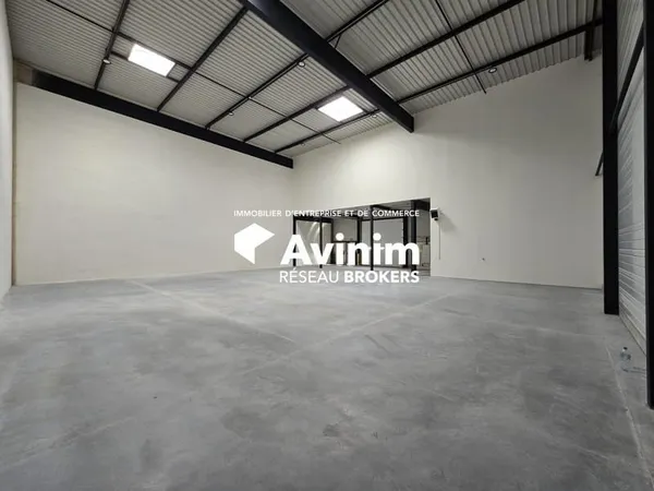 Immeuble industriel 385 m²