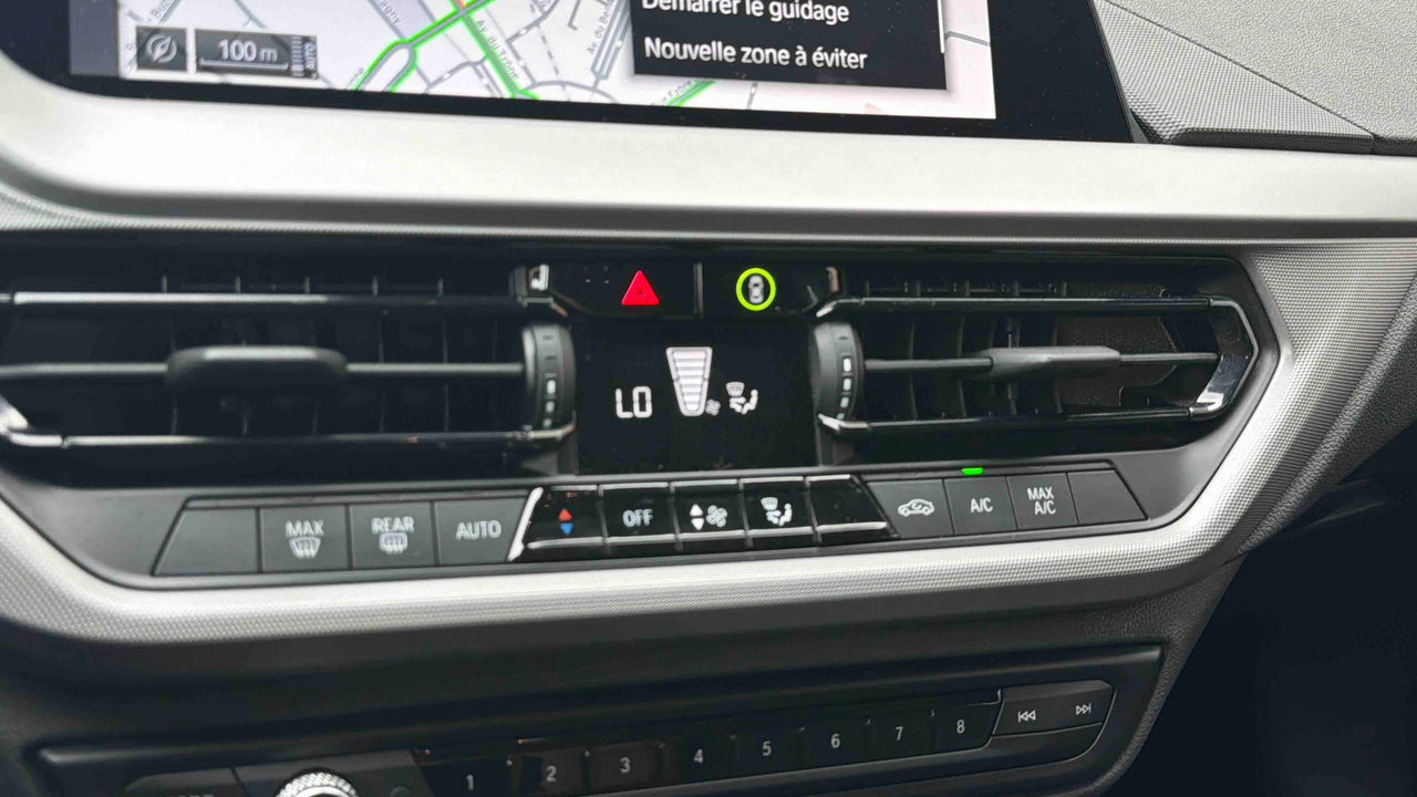 BMW 116i 109 ch DKG7 — photo 17