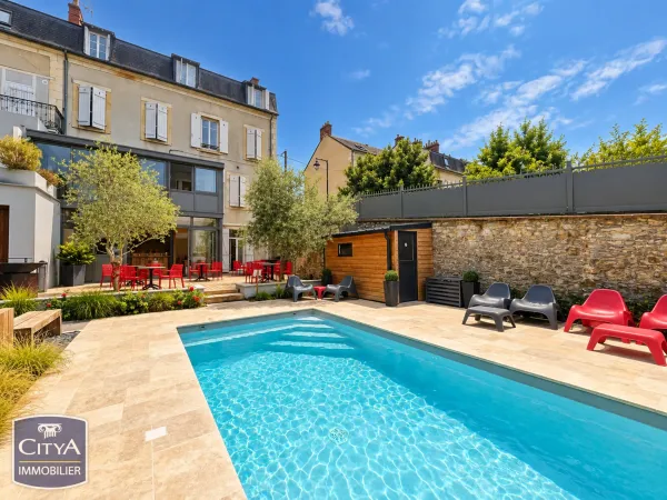 Maison 15 pièces 365 m²