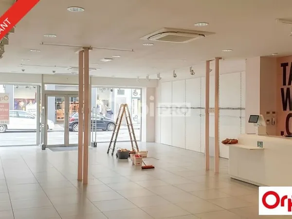 Local commercial 200 m²