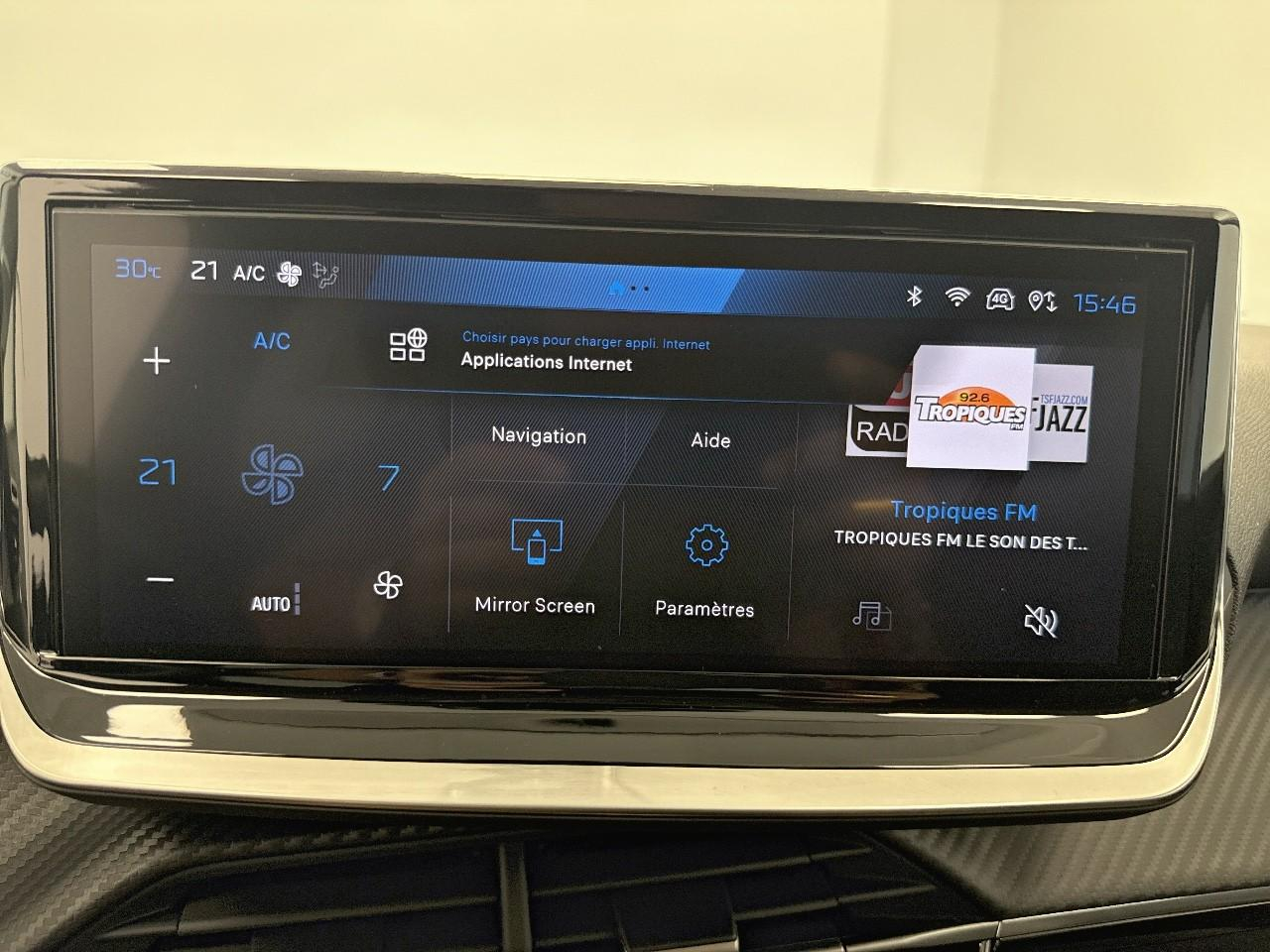 Peugeot 208 hybrid 110 ch e-dcs6 allure — photo 13