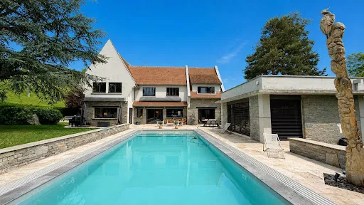 Maison 8 pièces 300 m²
