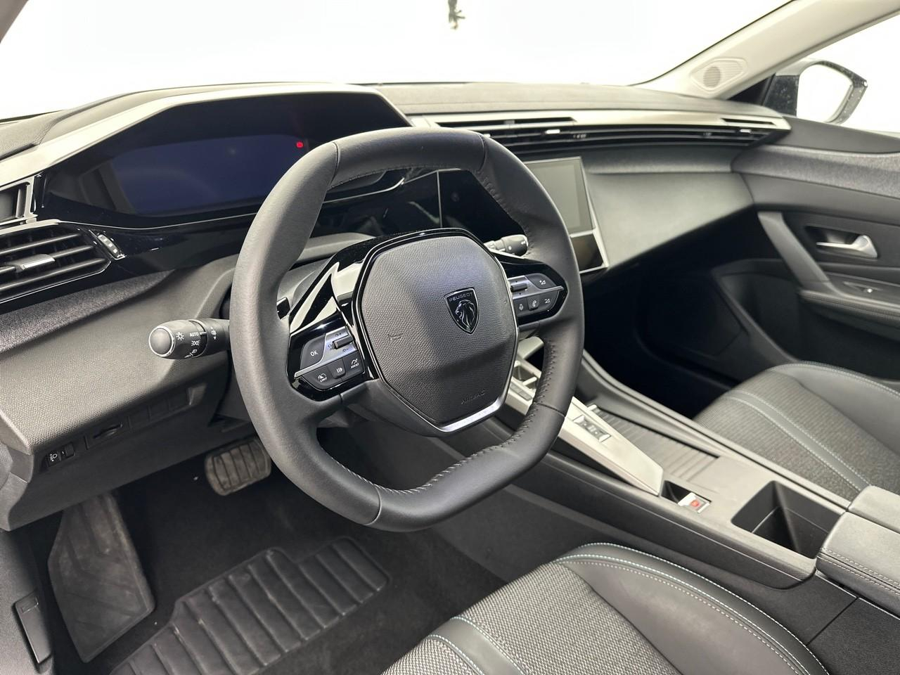 Peugeot 308 hybrid 145 e-dcs6 allure — photo 12