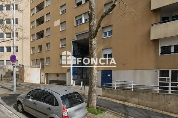 Stationnement Location Caluire-et-Cuire   42€