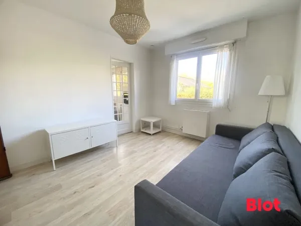 A LOUER / RENNES LORIENT-ST BRIEUC - T1 MEUBLÉ 25.83m² - 621€ CC - PARKING