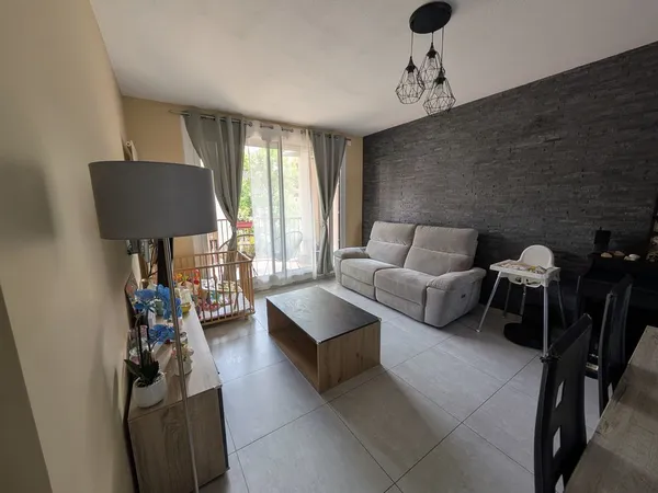 T4 lumineux de 84 m² avec garage et balcon ? Chambéry