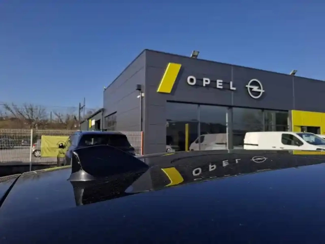 Opel Astra 1.2 turbo 130 ch bvm6 — photo 61