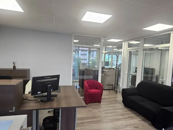 Commerce 11 pièces 148 m²