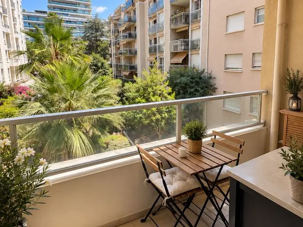 Cannes-Palais Milton-2pièces 48 m²-Meublé-Très Calme