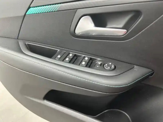 Peugeot 208 puretech 100 s&amp;s bvm6 — photo 15