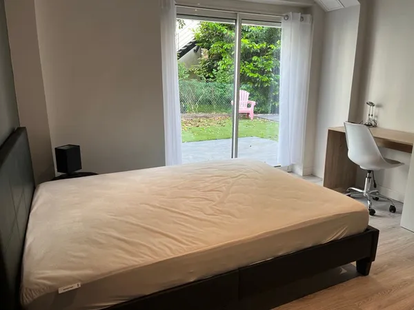 Chambre meublée maison