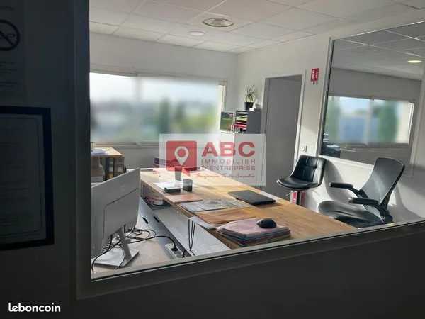 Bureaux 158 m² LATTES