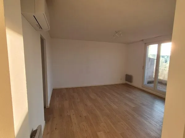 À LOUER - T2 TRÈS LUMINEUX 47 m² AVEC BALCON - SERMOYER