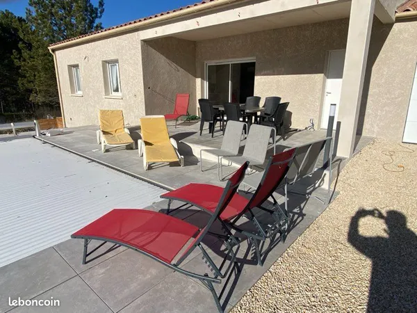 Vends maison de plein pied avec piscine chauffée à 5 minutes de vallon pont d'arc