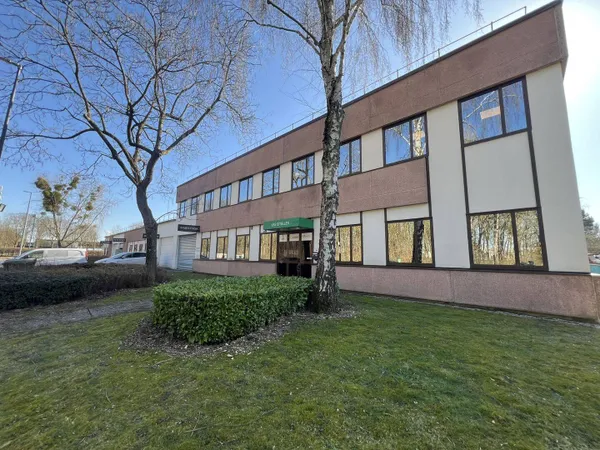 Bureaux 663 m²