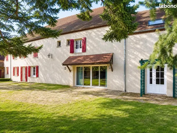 Maison 10 pièces 319 m²