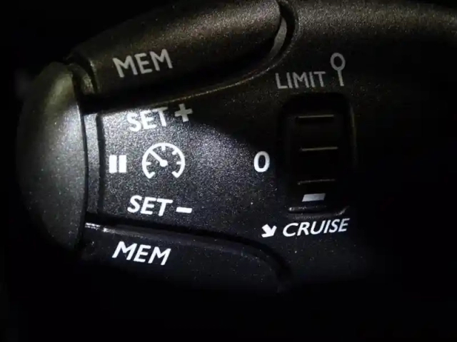 Peugeot 208 electrique 50 kwh 136ch — photo 46