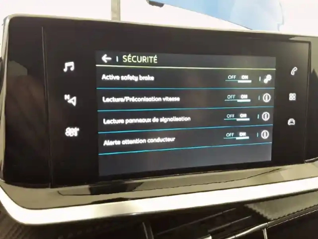 Peugeot 2008 electrique 136 ch — photo 87