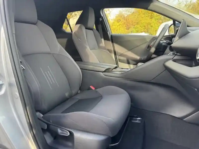Toyota C-Hr 2.0 phev 225 design ng hybride recharge — photo 12