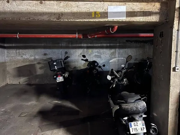 Parking 10 m²