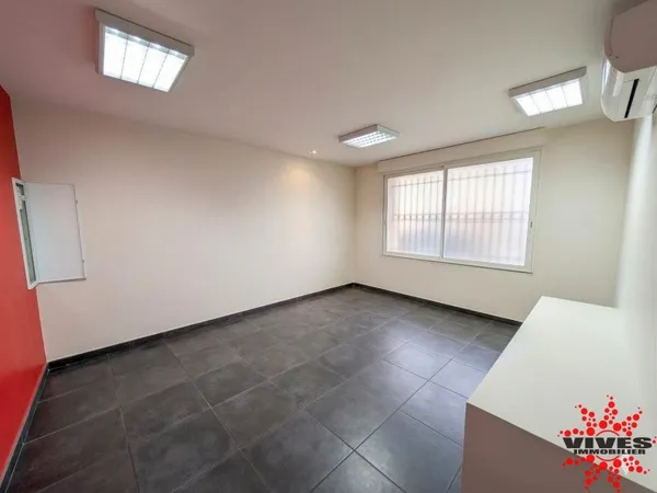 Bureau 6 pièces 130 m²