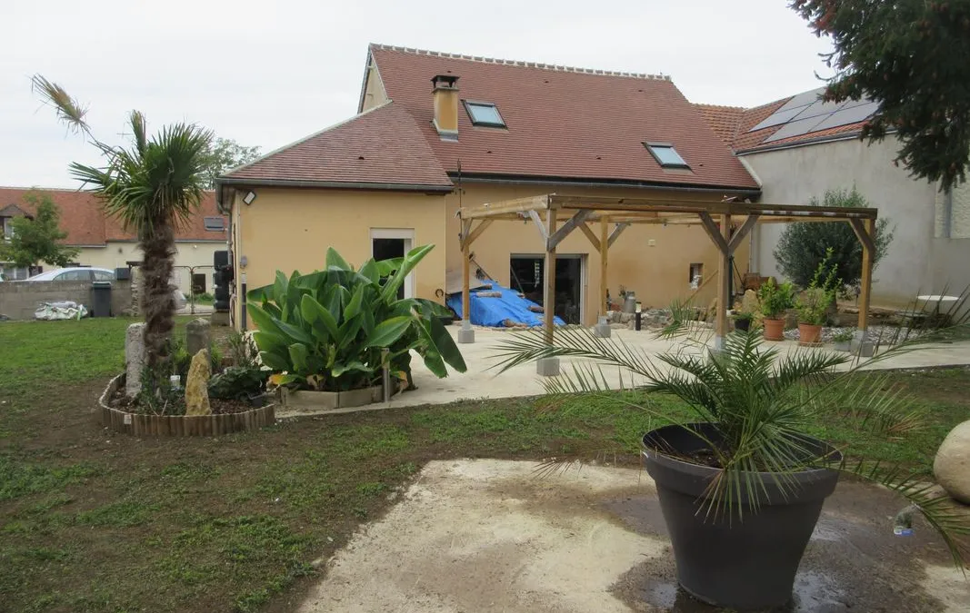 Photo 1