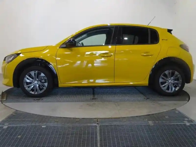 Peugeot 208 e- 136ch style — photo 7
