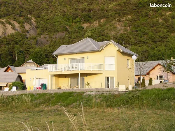 Location au mois Savines le lac