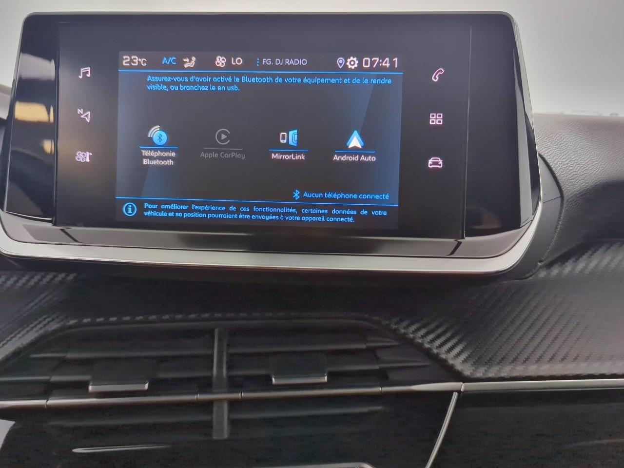 Peugeot 2008 puretech 130 s&s eat8 allure pack — photo 15