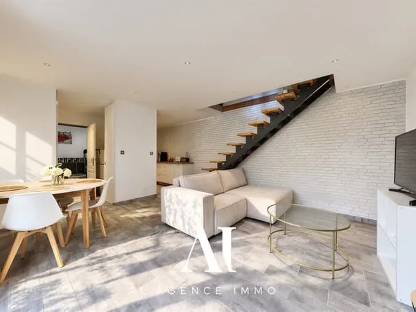 Appartement Duplex T3 type Maison Terrasse Parking Piscine Prév