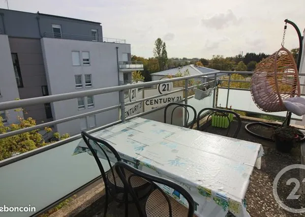 Studio à louer avec garage et terrasse